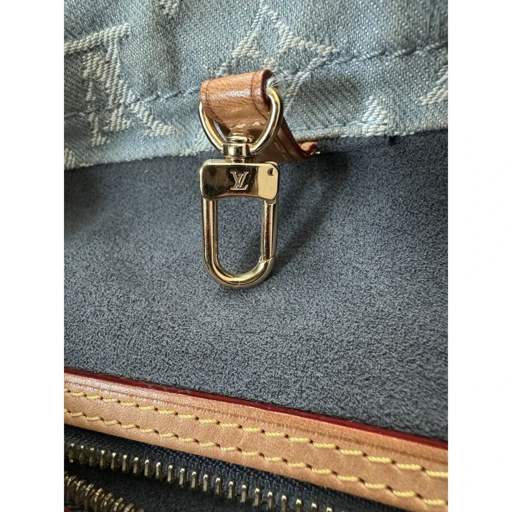 LOUIS VUITTON Louis Vuitton Monogram Denim Daily GM Shoulder Bag. Purse. Large - Picture 16 of 16